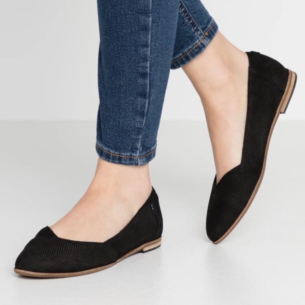 TOMS Vintage Y2K Julie Black Perforated Suede Pointed Toe Flats Women's Size 9.5